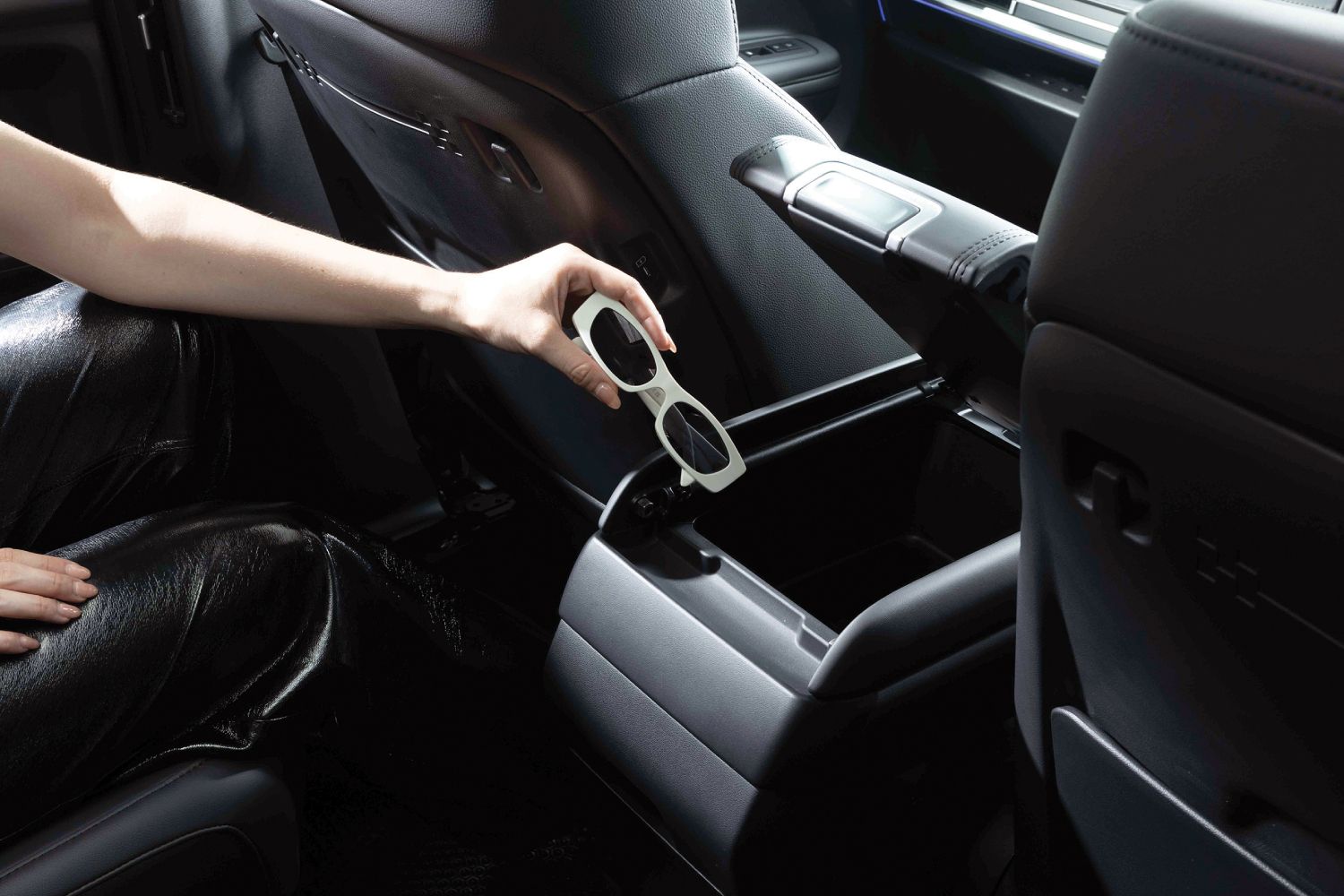 ช่องเก็บของเปิดได้ 2 ฝั่ง จาก ด้านหน้าและหลัง