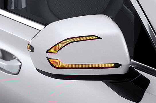 กระจกข้างและไฟเลี้ยวดีไซน์โฉบเฉี่ยว​