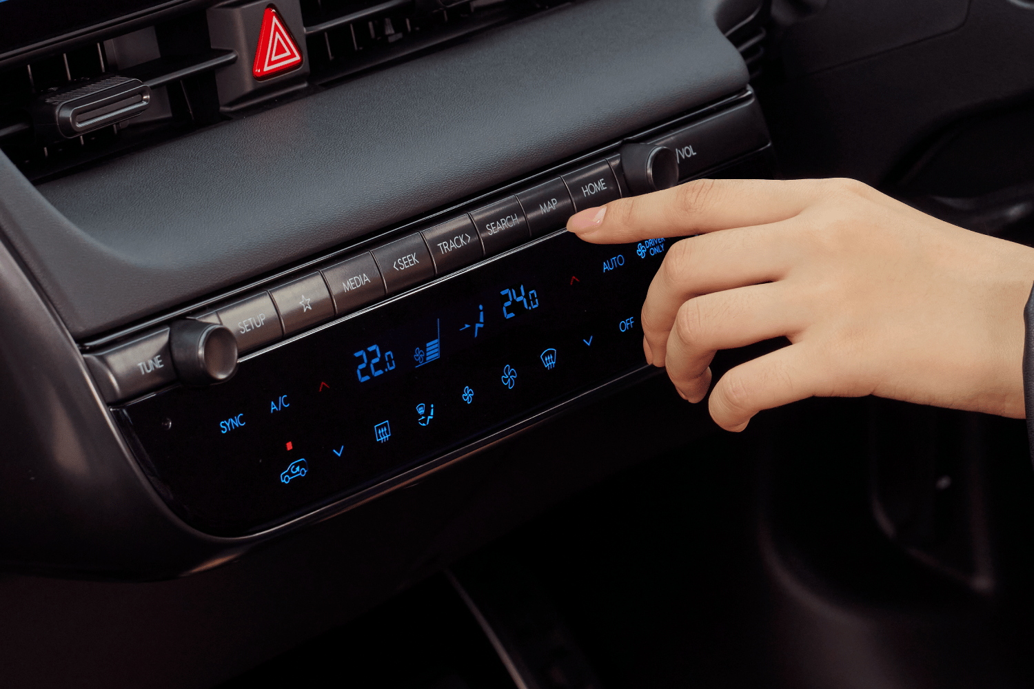 Dual zone automatic  air conditioner
