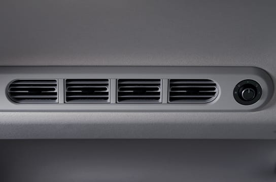 โต๊ะวางของสำหรับผู้โดยสารแถวที่ 2