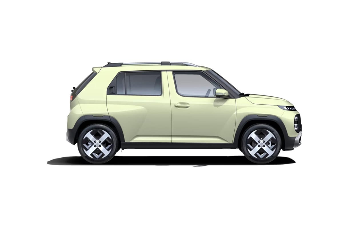 Yeni Hyundai INSTER küçük elektrikli otomobilin yandan görünümü.