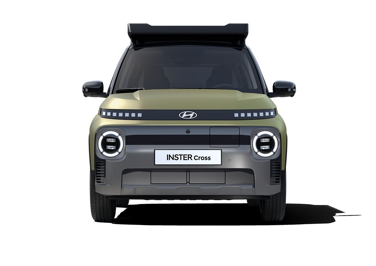 Tüm ekipmanlarınızı taşıyabileceğiniz tavan sepetine sahip Hyundai INSTER Cross.