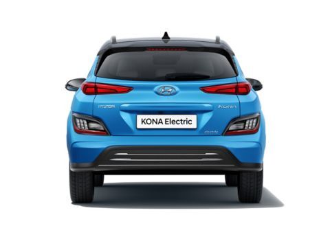 Yeni arka tamponu ve karter muhafazasıyla yeni Yeni KONA Elektrik’in arkadan görünümü.