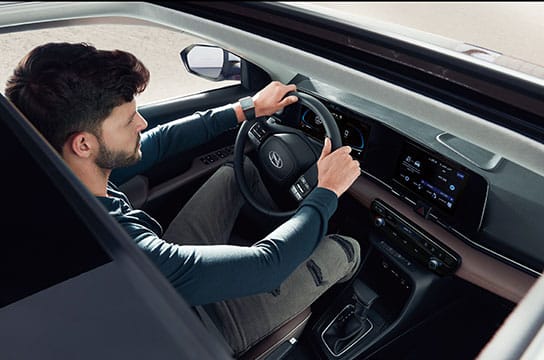 Flat-folding 60:40-split rear seats