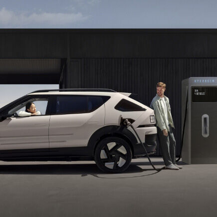 The highway to hydrogen mobility