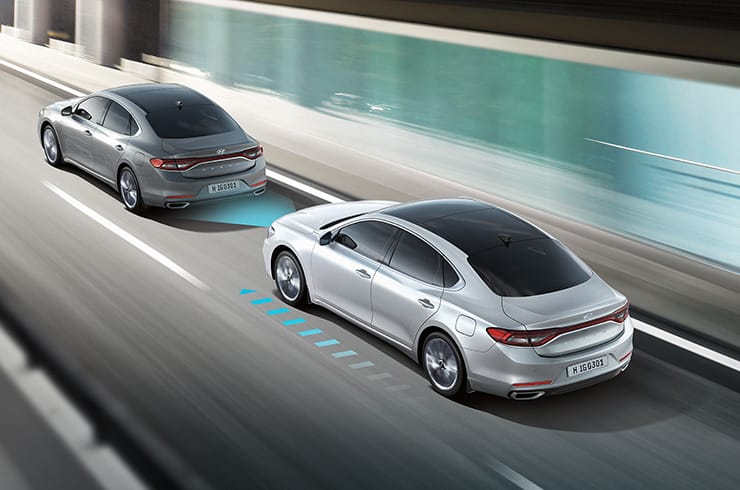 Advanced Smart Cruise Control with Azera driving on the road