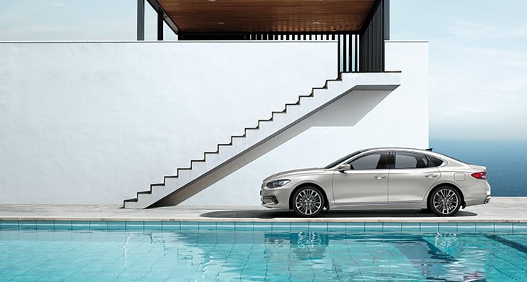 Side view of beige Azera