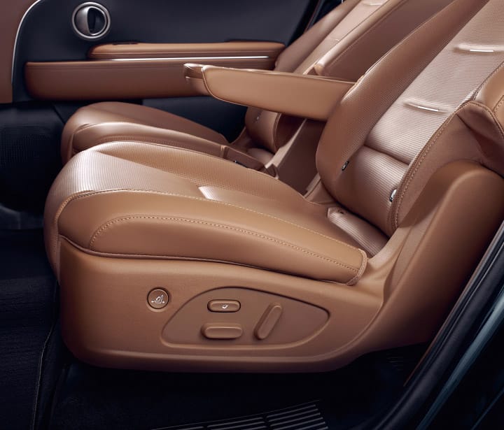 Close up of the 2nd & 3rd row Power Seat