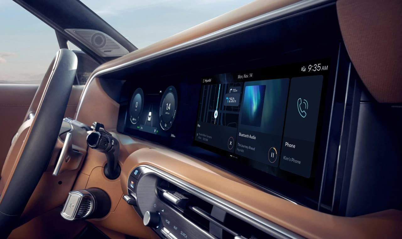 Hyundai infotainment system panoramic curved display inside the 2026 Palisade cabin