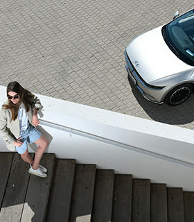 Britta Reineke × Hyundai – 5 Questions about driving an EV