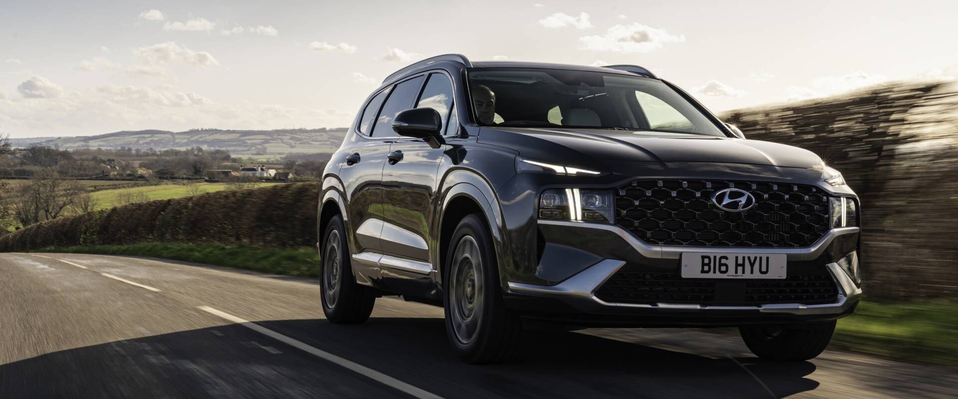 What Car? names Hyundai SANTA FE ‘Large SUV of the Year’
