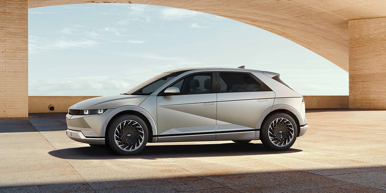 MotorTrend Names Hyundai IONIQ 5 Its 2023 SUV of the Year