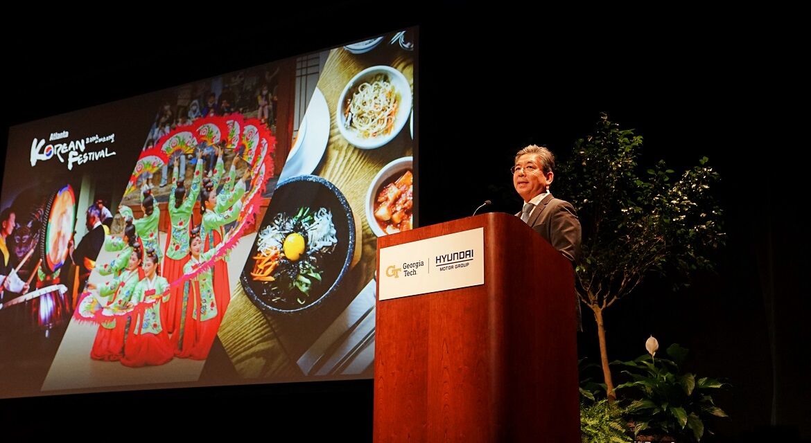 Jaehoon Chang, President and CEO of Hyundai Motor Company, is giving a presentation at the Georgia Tech-Hyundai Motor Group MoU ceremony
