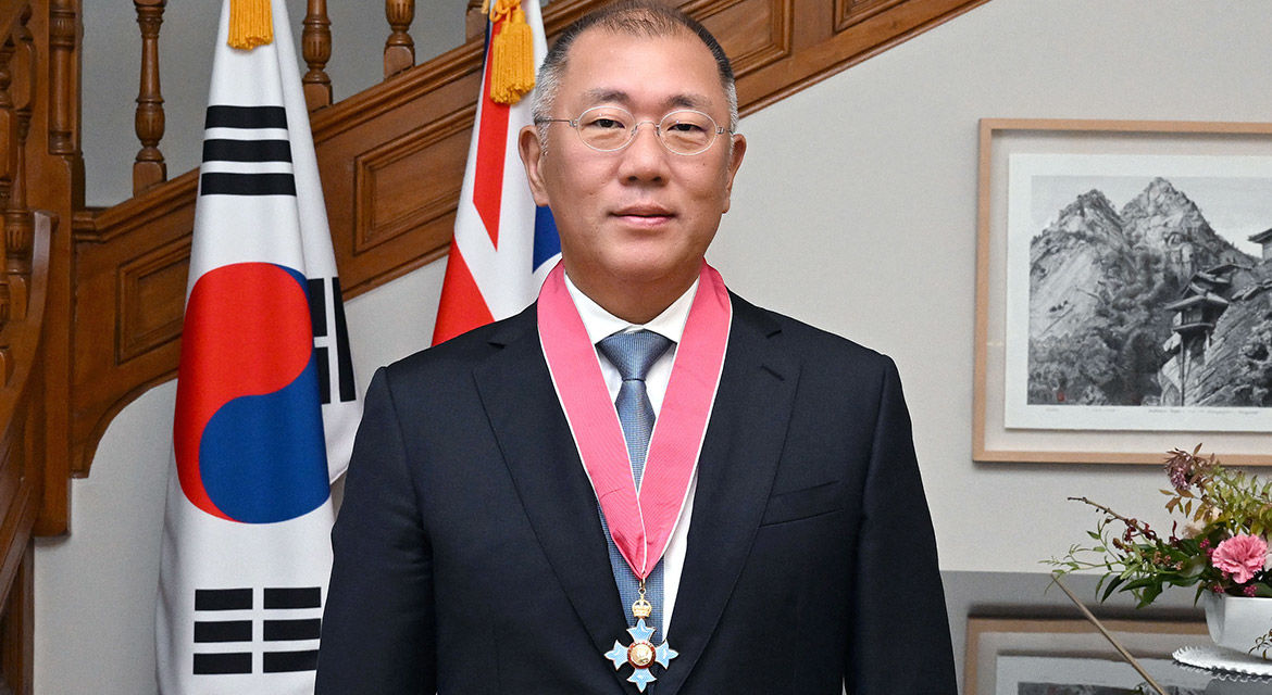 Hyundai Motor Group Executive Chair Euisun Chung awarded Commander of the Order of the British Empire (CBE)	