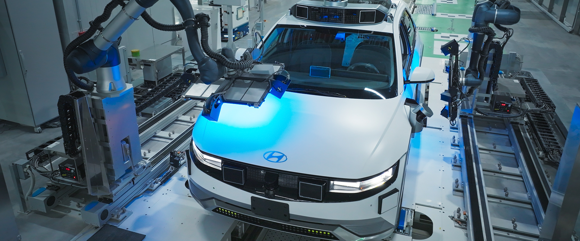 Hyundai Motor Group and Motional, a global autonomous technology leader, celebrate the opening of the Hyundai Motor Group Innovation Center Singapore (HMGICS) and announce jointly developed all-electric IONIQ 5 robotaxi will be manufactured.