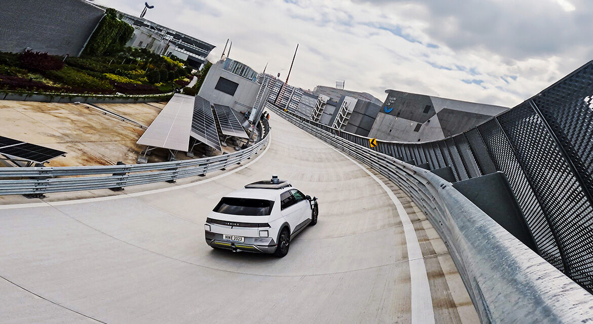 Motional IONIQ 5 Robotaxi drives on the Skytrack at New Hyundai Motor Group Innovation Center Singapore