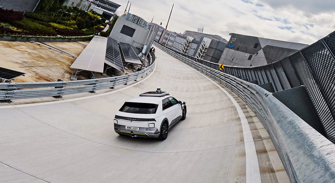 IONIQ 5 robotaxi driving on HMGICS rooftop Skytrack