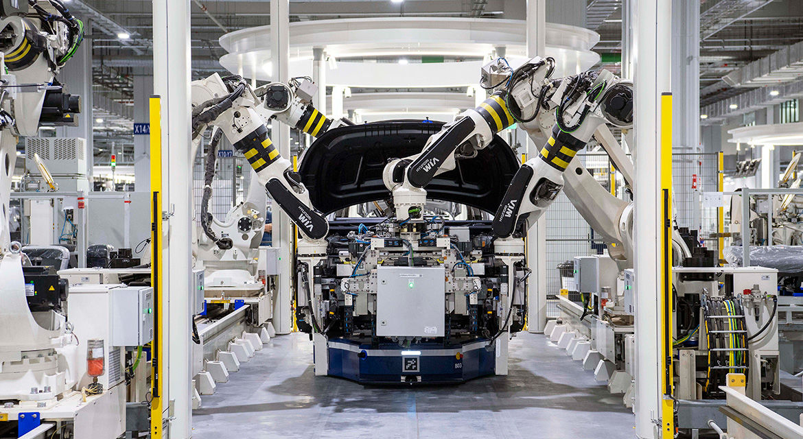 IONIQ 5 manufactured by robots at HMGICS cell-based flexible production system