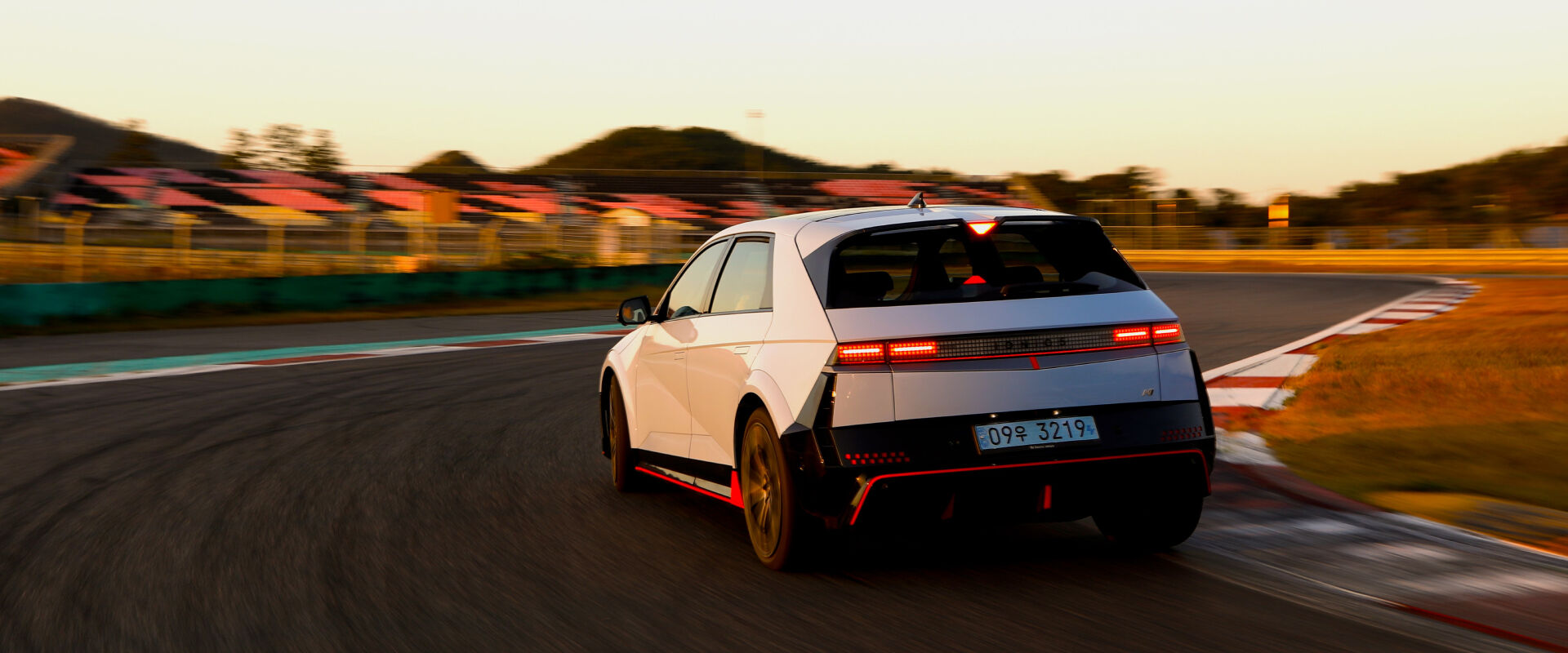 Hyundai Motors IONIQ 5 N Sets Benchmark for Sporty Evs_IONIQ 5 N on circuit, rear, dynamic