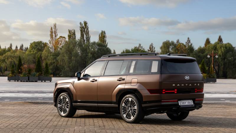 Inspire Adventure: The all-new SANTA FE Lauded for Outstanding Performance, Comfort and Features