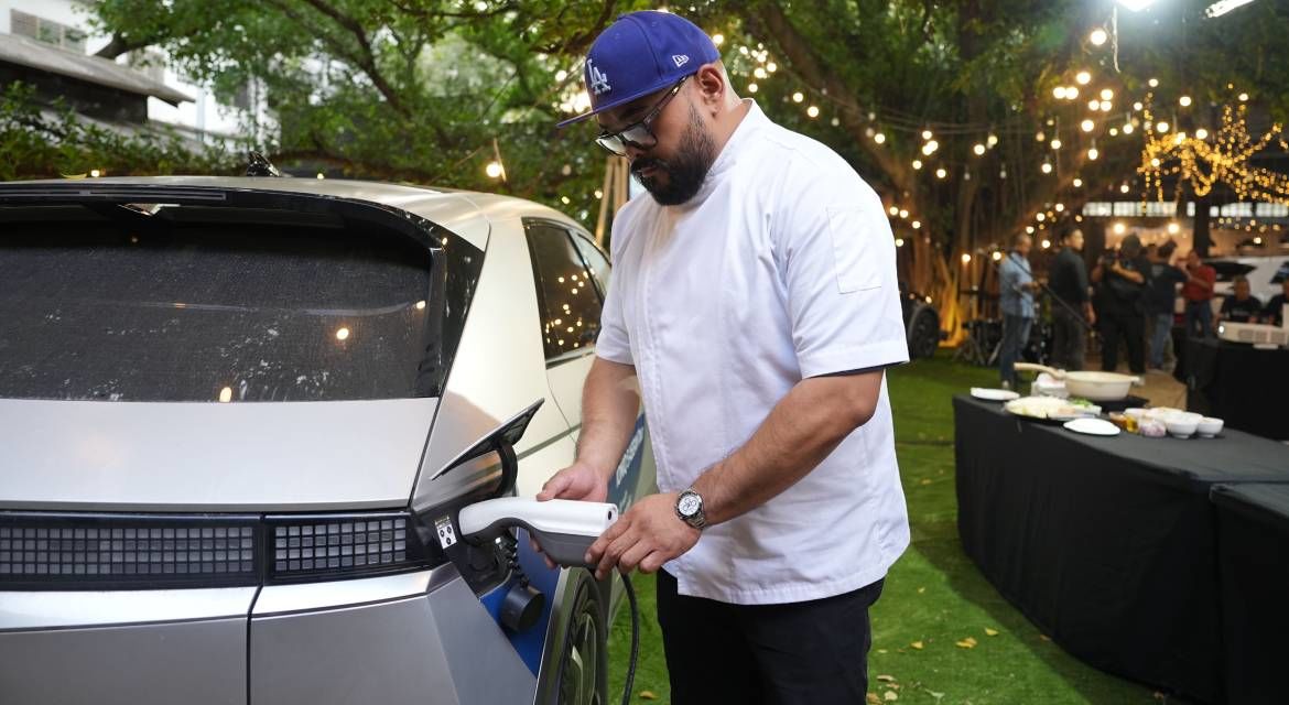 The IONIQ 5's Vehicle to Load (V2L) technology transformed the cars into power hubs, enhancing outdoor lamps, music performances, mini cinema experiences, and culinary experiences.
