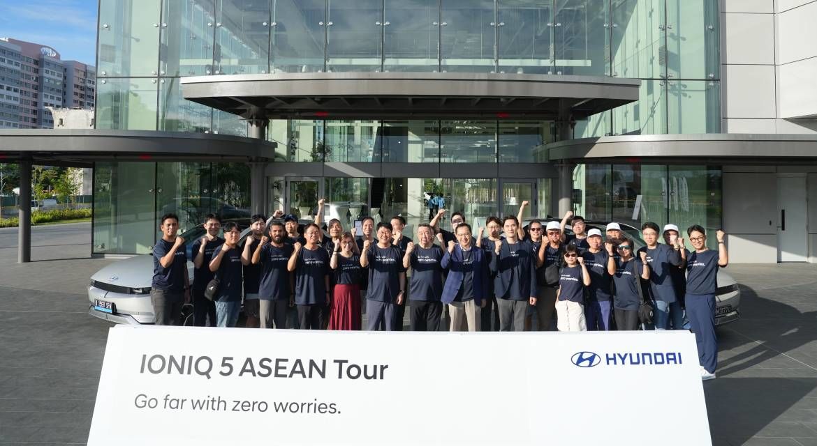 A fleet of IONIQ 5 EVs departed from Singapore on the first day of the ASEAN Tour