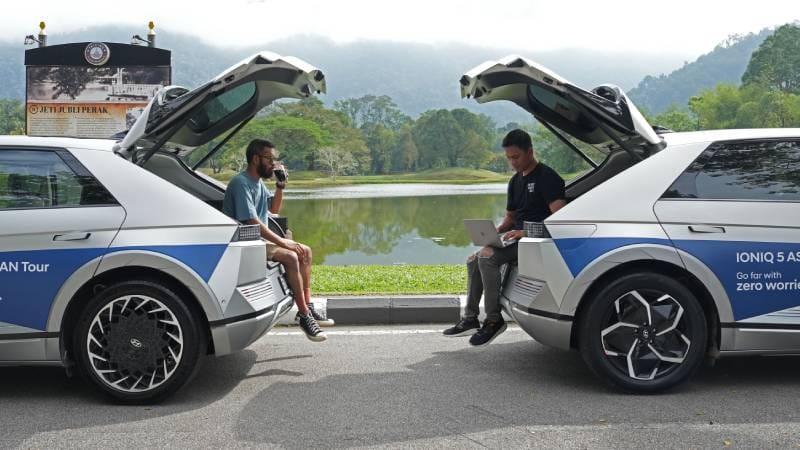 Hyundai Successfully Concludes IONIQ 5 ASEAN Tour Showcases EV Confidence and Cost-Effective Journey