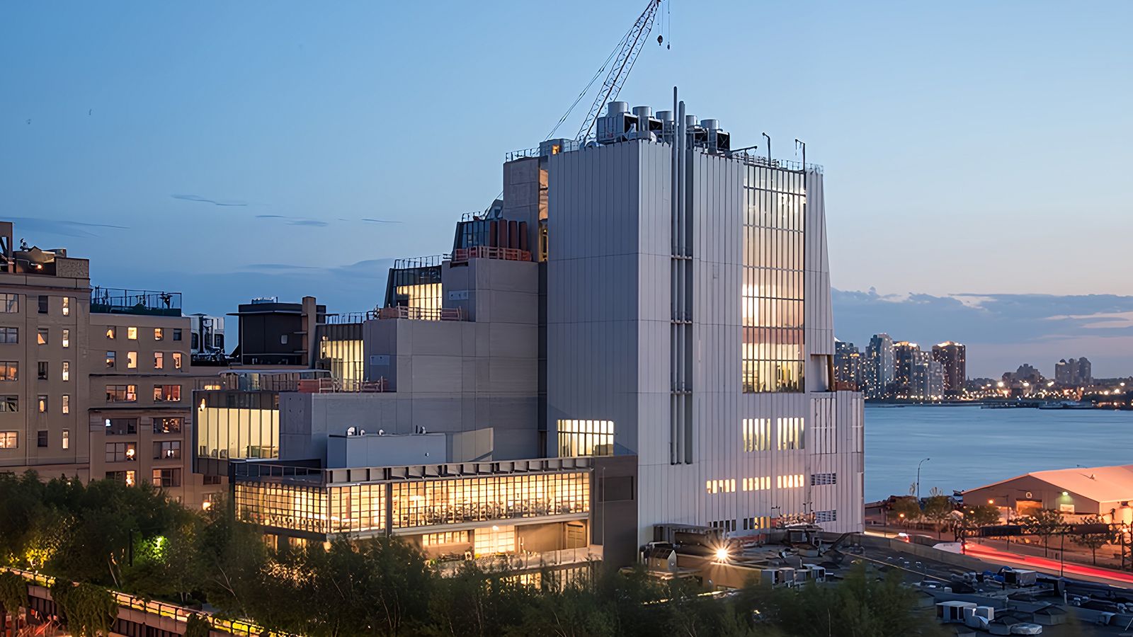 MK01_A view of the Whitney Museum from the High Line, May 2014. Photograph by Timothy Schenck.