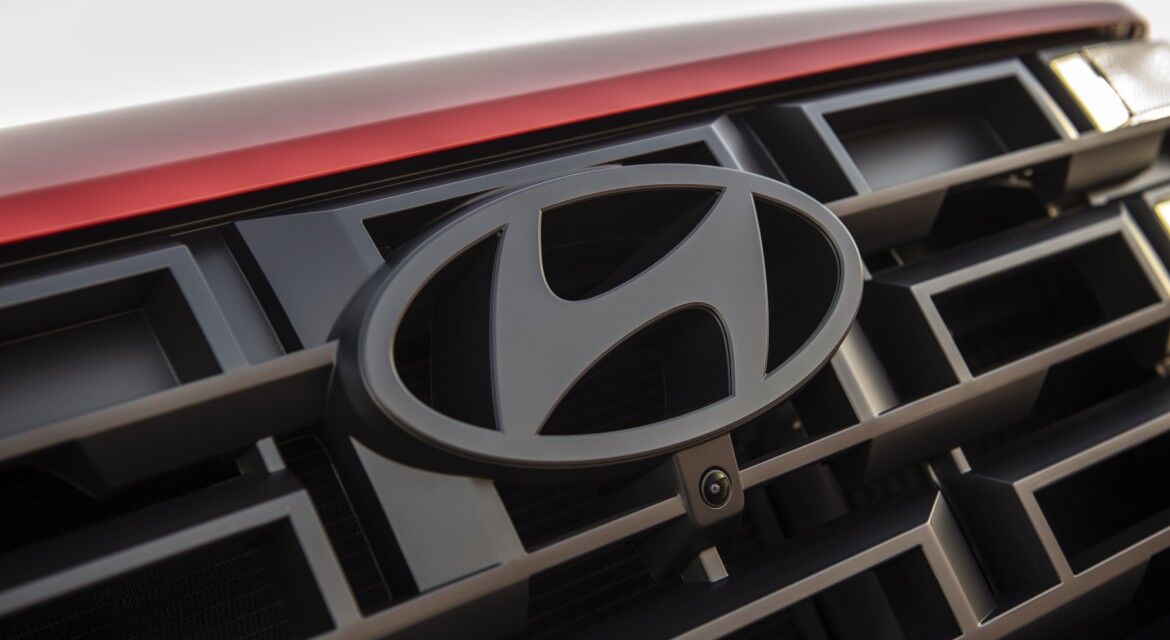 Teaser image of the 2025 Hyundai Santa Cruz XRT