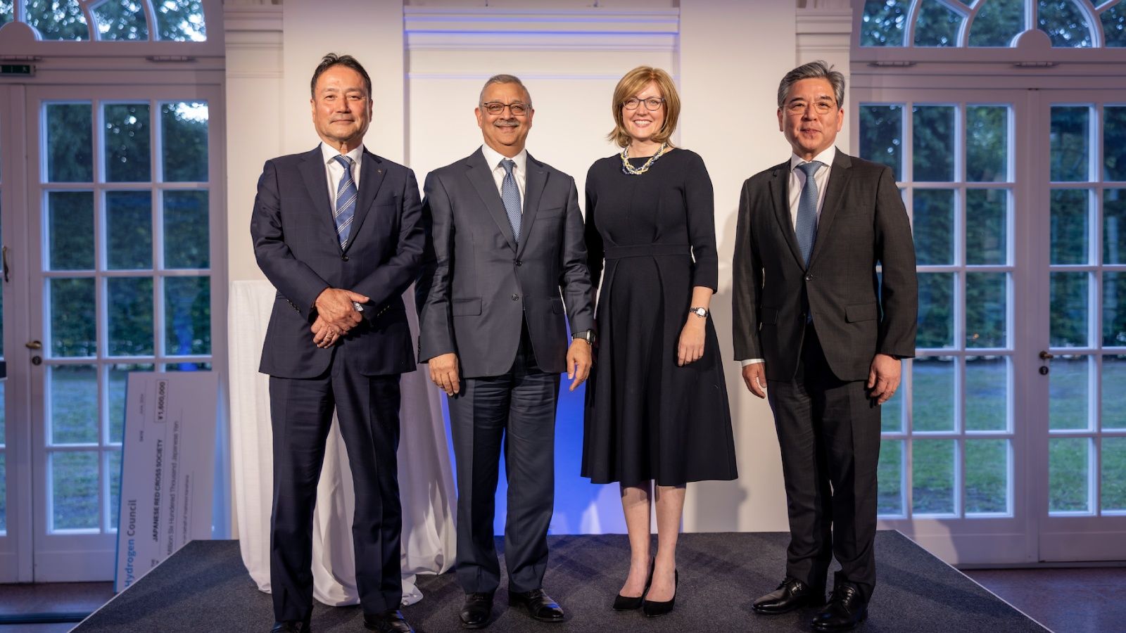 (From left) Yoshinori Kanehana, Chairman of Kawasaki Heavy Industries, Ltd.;  Sanjiv Lamba, CEO of Linde; Ivana Jemelkova, CEO of the Hydrogen Council; Jaehoon Chang, President and CEO of Hyundai Motor Company @Photo Credit: Hydrogen Council