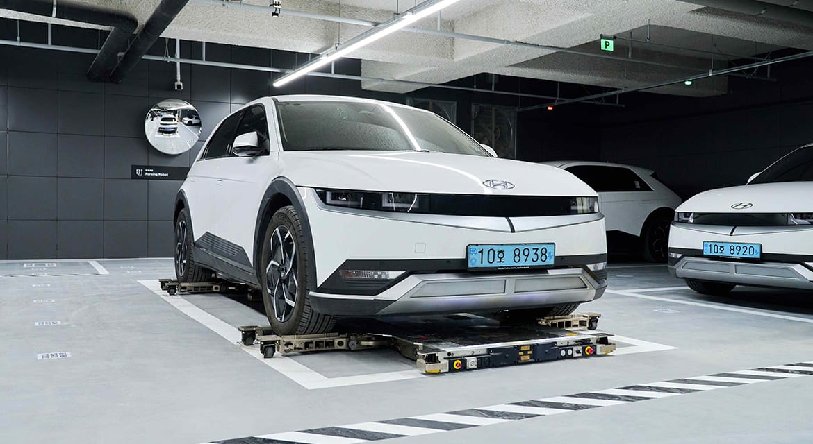 Hyundai WIA’s Parking Robot can autonomously park vehicles, maneuver in tight spaces, and increase parking space utilization
