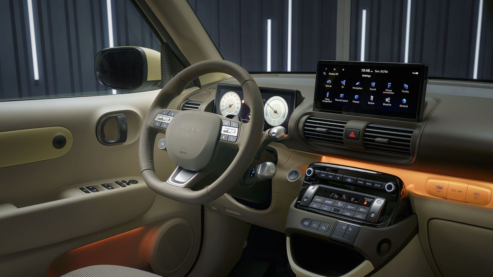 Image 9) Hyundai INSTER_INT