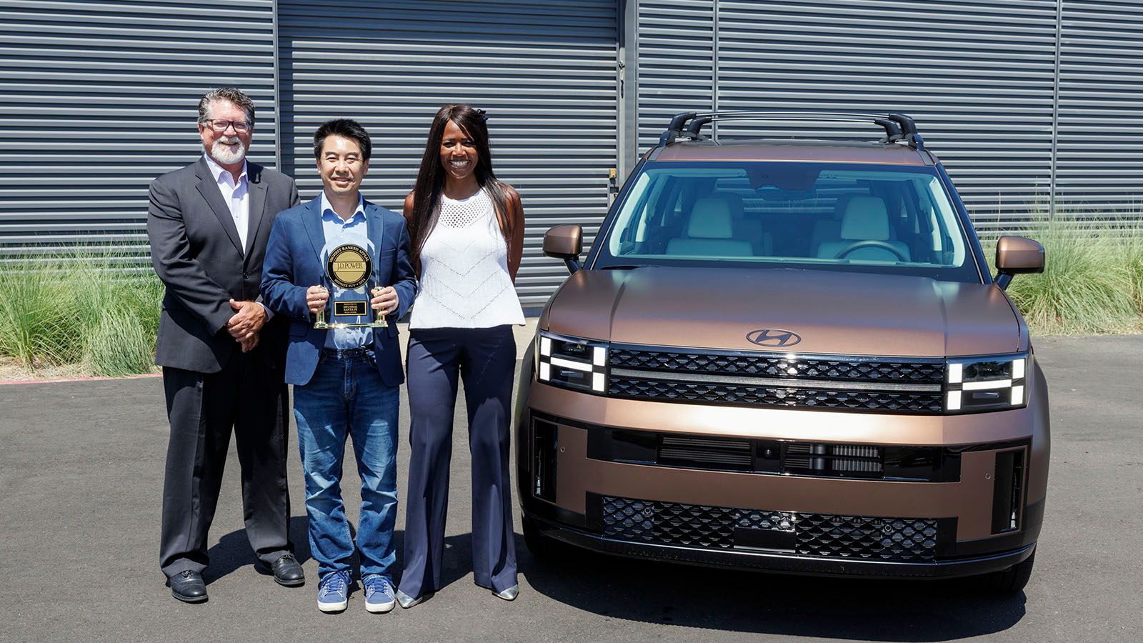 (Image 1) Hyundai SANTA FE Named Top Midsize SUV in J.D. Power 2024 U.S. APEAL Study  