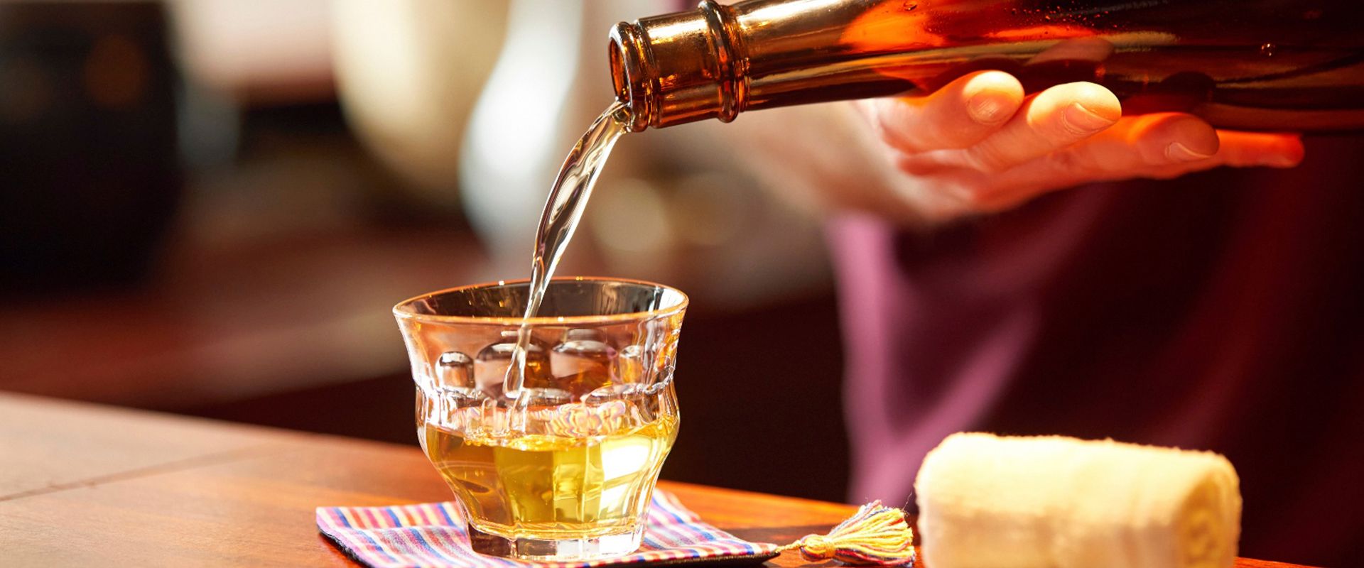 Korean alcohol, such as soju and makgeolli, are undergoing a wave of global popularity © 우아한형제들