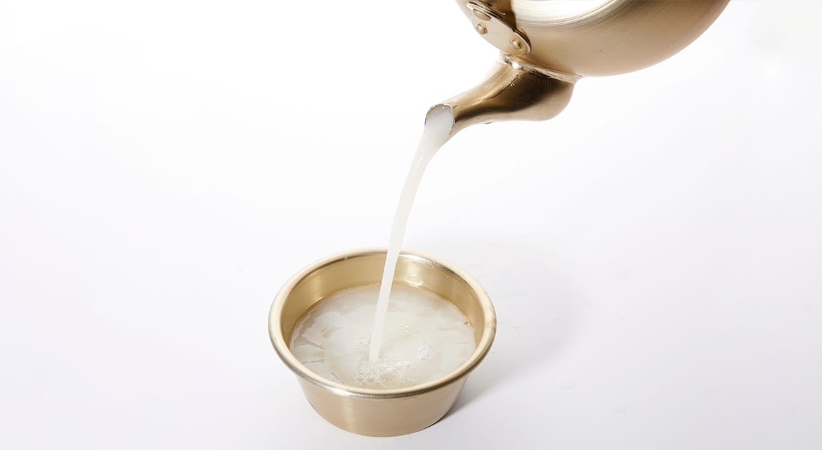 Makgeolli's uniquely cloudy appearance is part of its character © Asadal