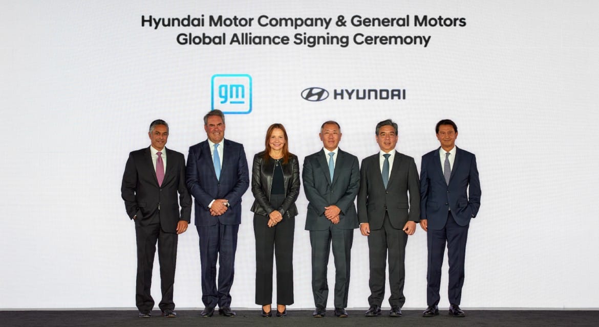 (From left) Shilpan Amin, GM Senior Vice President and President GM International; Mark Reuss, President, General Motors; Mary Barra, GM Chair and Chief Executive Officer; Euisun Chung, Executive Chair of Hyundai Motor Group; Jaehoon Chang, President and CEO of Hyundai Motor Company; José Muñoz, Global President and COO of Hyundai Motor Company