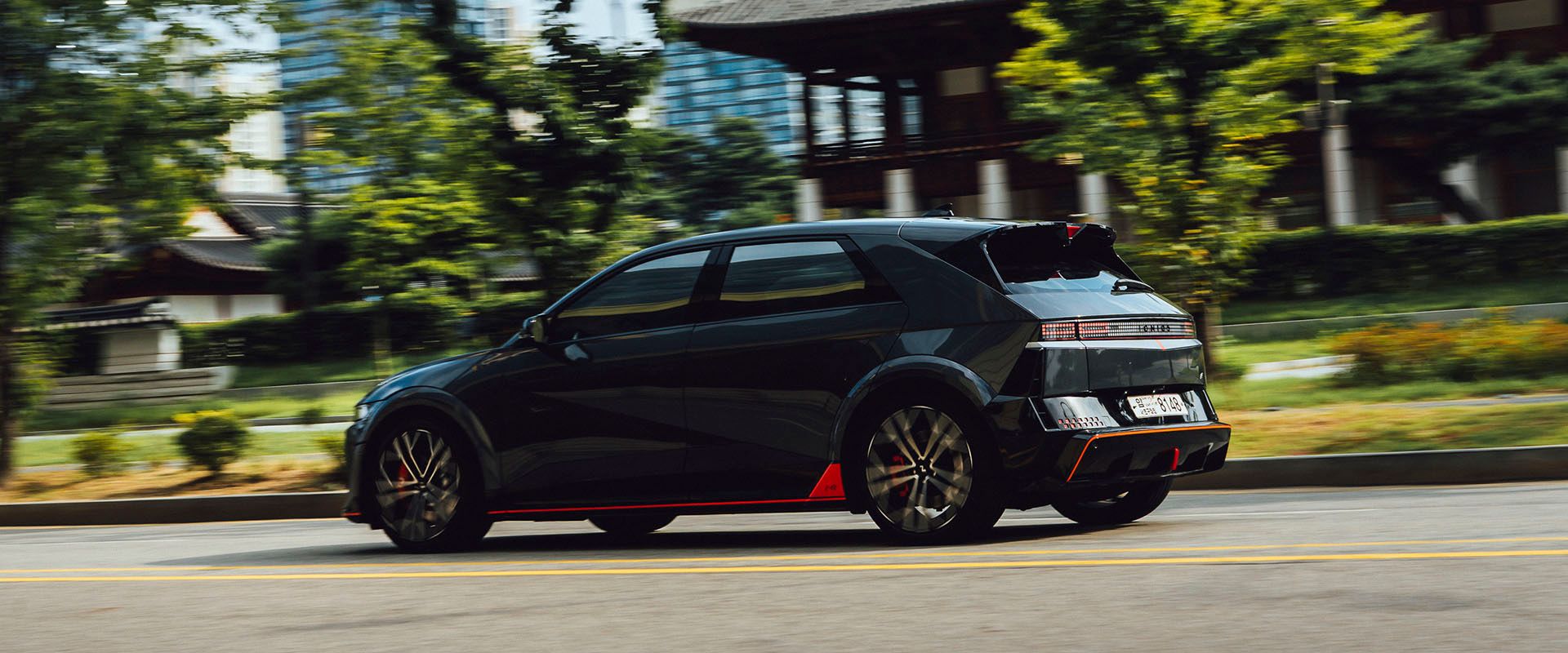 Korea represents a fusion of historical cultures and heritage, a world that mixes urban and nature, and a thirst for modernity and progress. It's a unique country