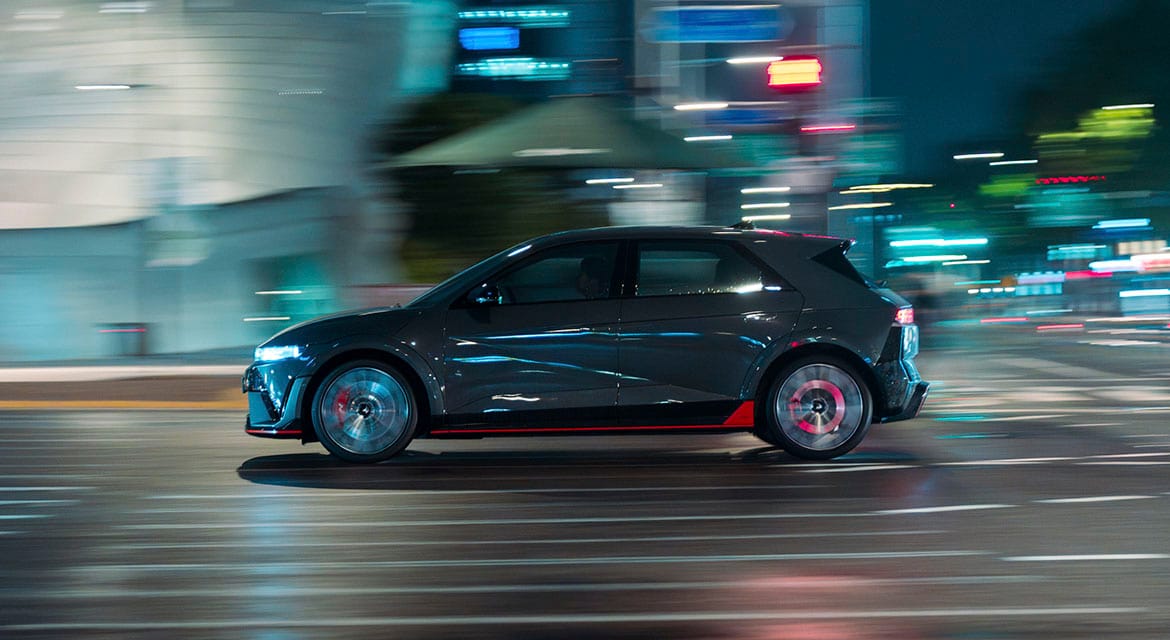 Dongdaemun Design Plaza's UFO-like form highlights the diversity in design and architecture within the city