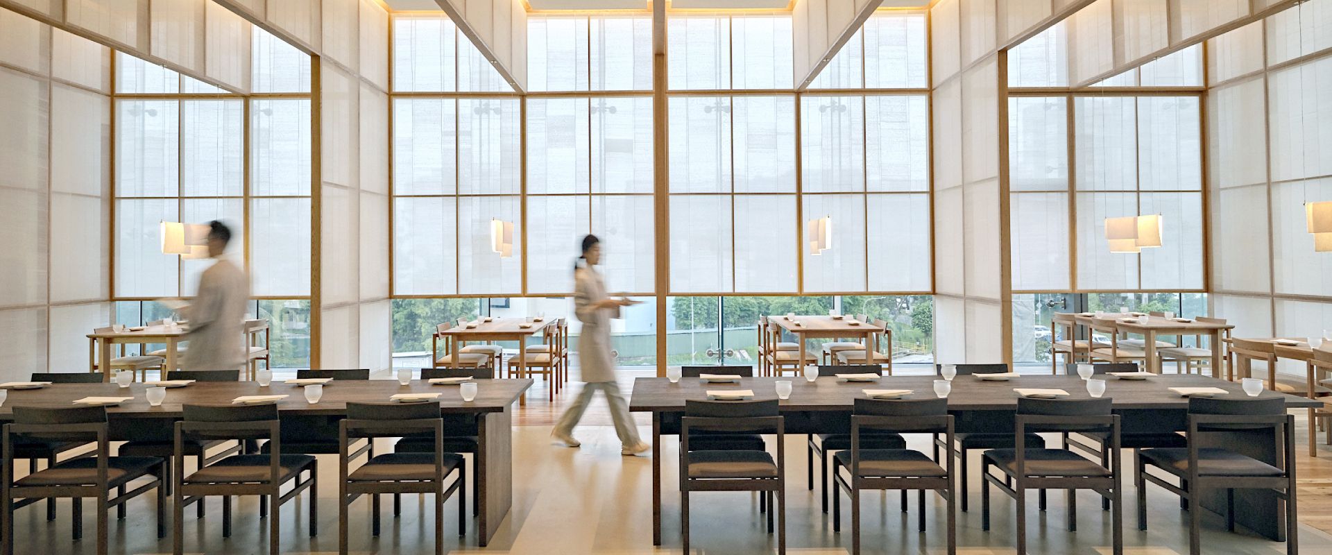 Na Oh, a restaurant by three-Michelin-star Chef Corey Lee located within the Hyundai Motor Group Innovation Center Singapore (HMGICS), presents its first seasonal menu refresh.