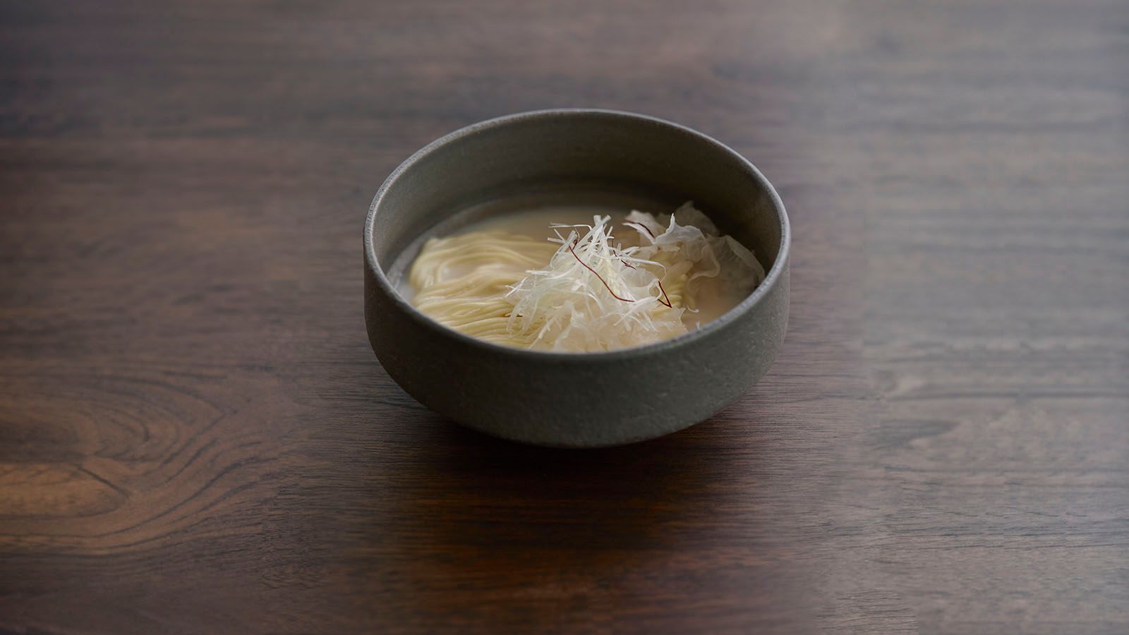 Seolloengtang (Long-Simmered Beef Soup with Fresh Noodles)