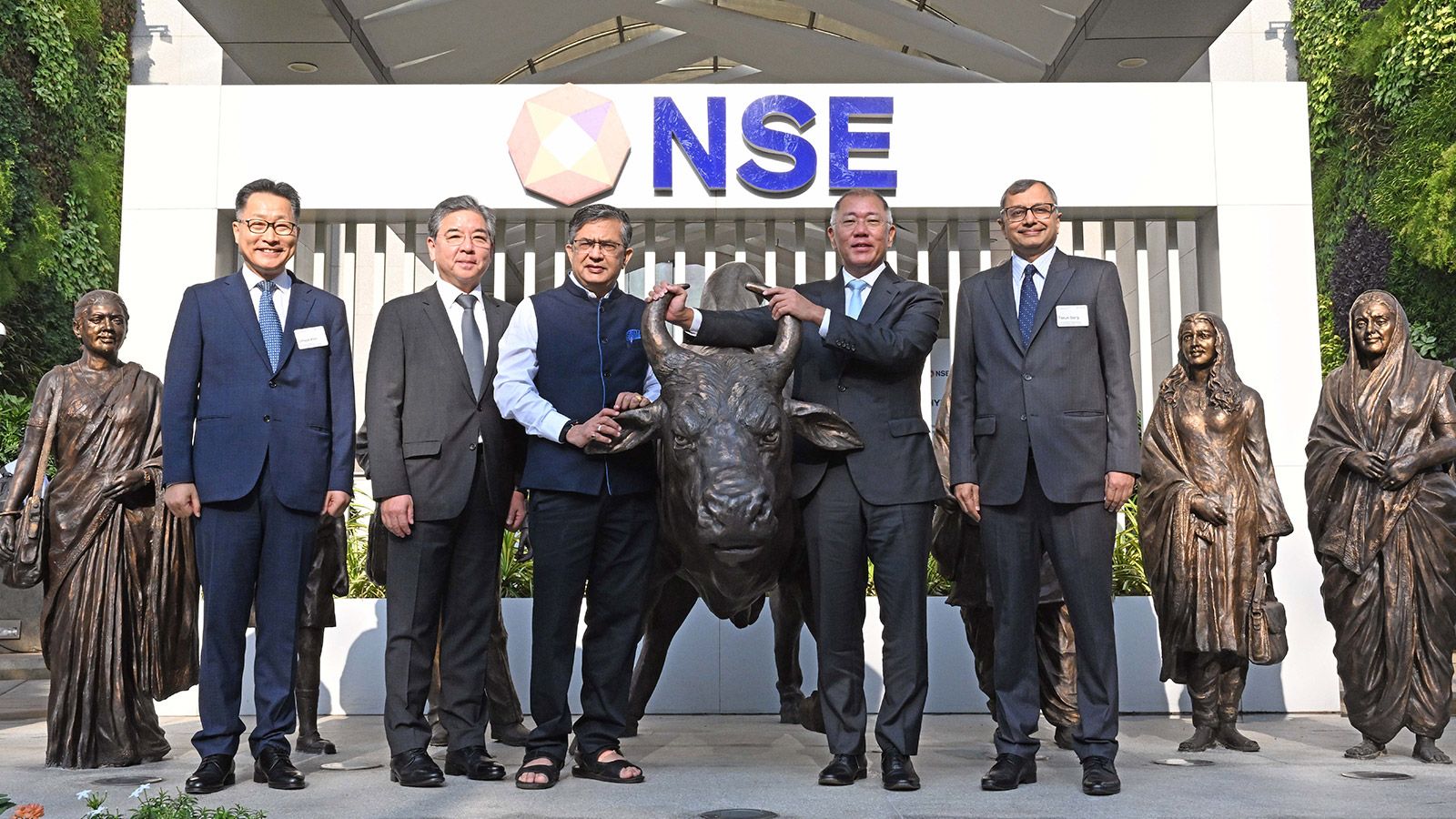 Hyundai Motor India Makes History with India’s Largest IPO and Plans to Expand Investment and Localize EV Supply Network