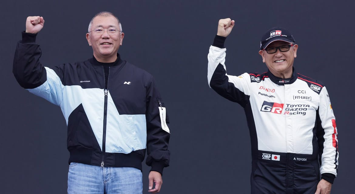 Hyundai Motor Group Executive Chair Euisun Chung and Toyota Motor Corporation Chairman Akio Toyoda