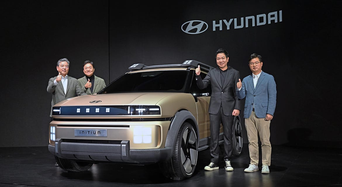 (from left) Jaehoon Chang, President and CEO of Hyundai Motor Company; Chang Hwan Kim, Senior Vice President and Head of Electrification Energy Solutions Tech Unit; SangYup Lee, Executive Vice President and Head of Hyundai and Genesis Global Design; and JinHwan Jung, Senior Vice President and Head of Vehicle Development Tech Unit 2