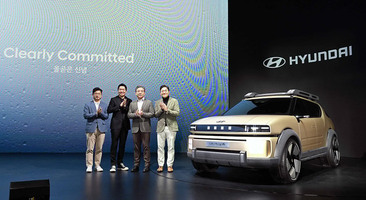 (from left) JinHwan Jung, Senior Vice President and Head of Vehicle Development Tech Unit 2; SangYup Lee, Executive Vice President and Head of Hyundai and Genesis Global Design; Jaehoon Chang, President and CEO of Hyundai Motor Company; and Chang Hwan Kim, Senior Vice President and Head of Electrification Energy Solutions Tech Unit