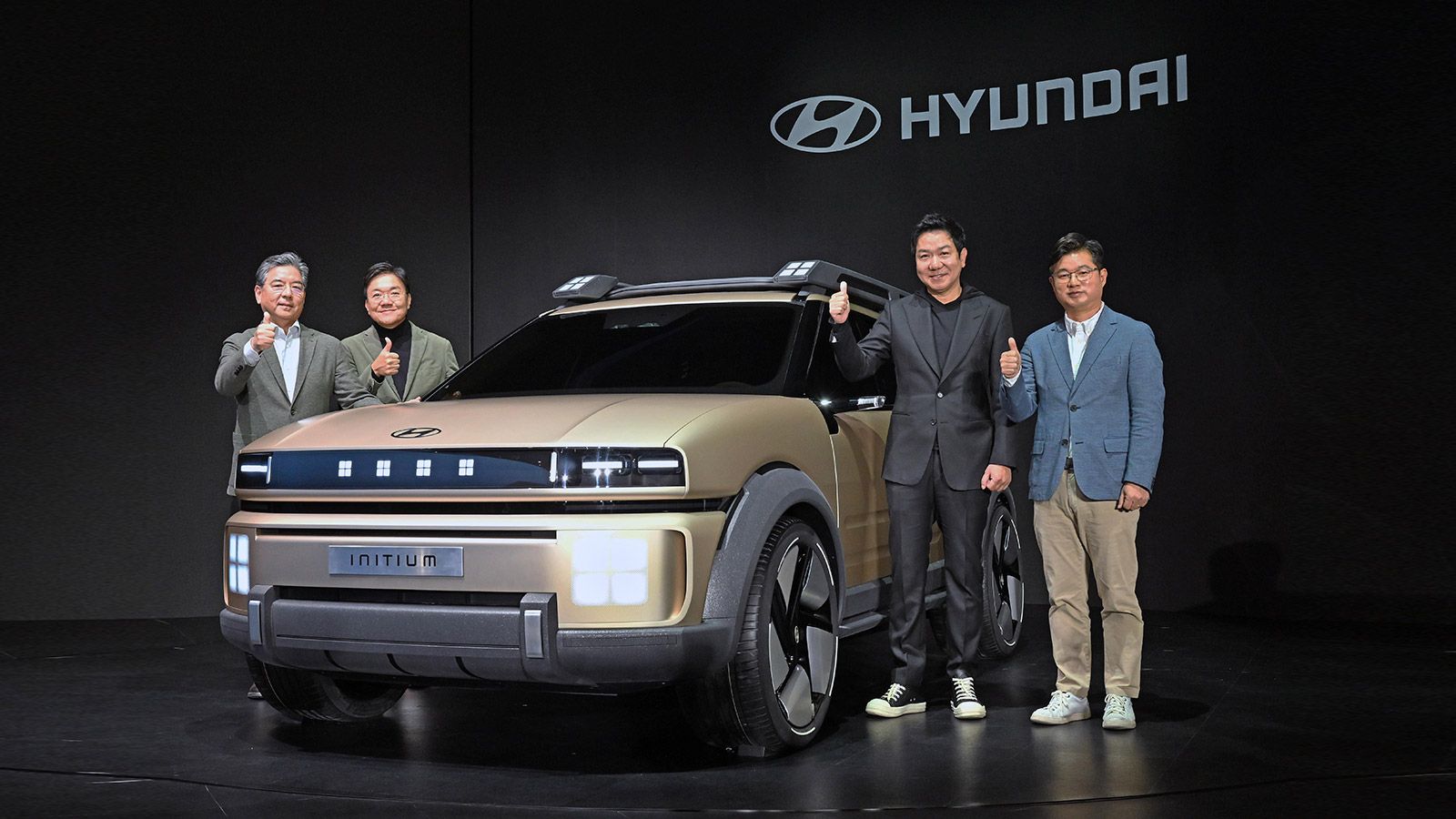 (from left) Jaehoon Chang, President and CEO of Hyundai Motor Company; Chang Hwan Kim, Senior Vice President and Head of Electrification Energy Solutions Tech Unit; SangYup Lee, Executive Vice President and Head of Hyundai and Genesis Global Design; and JinHwan Jung, Senior Vice President and Head of Vehicle Development Tech Unit 2