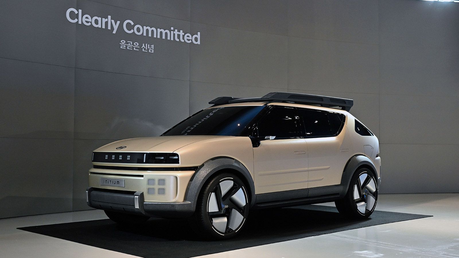 Hyundai Motor Company unveiled its INITIUM hydrogen fuel cell electric vehicle (FCEV) concept at its ‘Clearly Committed’ event held at Hyundai Motorstudio Goyang