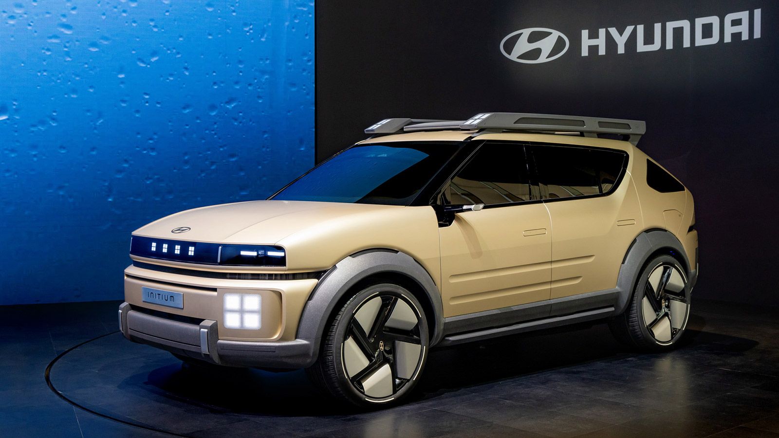 Hyundai Motor Reveals Bold and Efficient Hydrogen FCEV Concept Previewing New Design Language