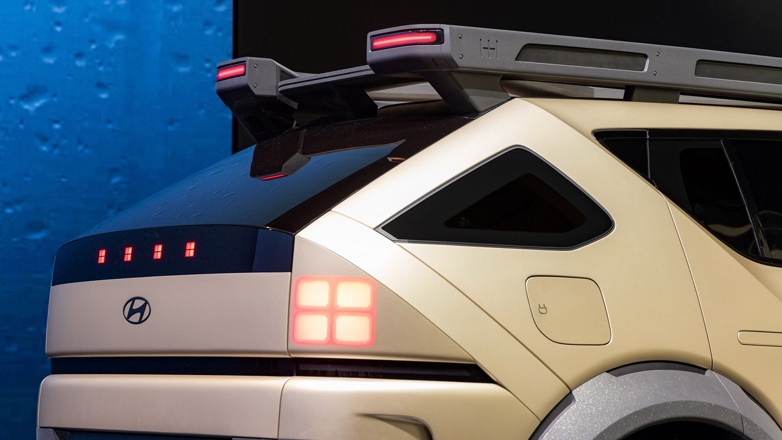 Hyundai Motor Reveals Bold and Efficient Hydrogen FCEV Concept Previewing New Design Language