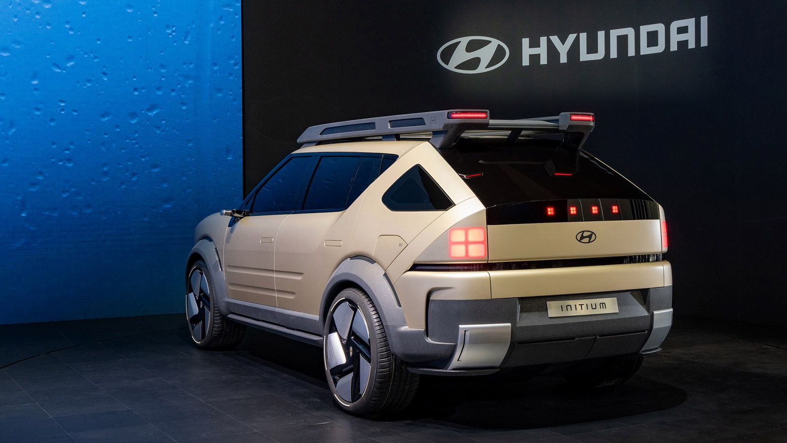 Hyundai Motor Reveals Bold and Efficient Hydrogen FCEV Concept Previewing New Design Language