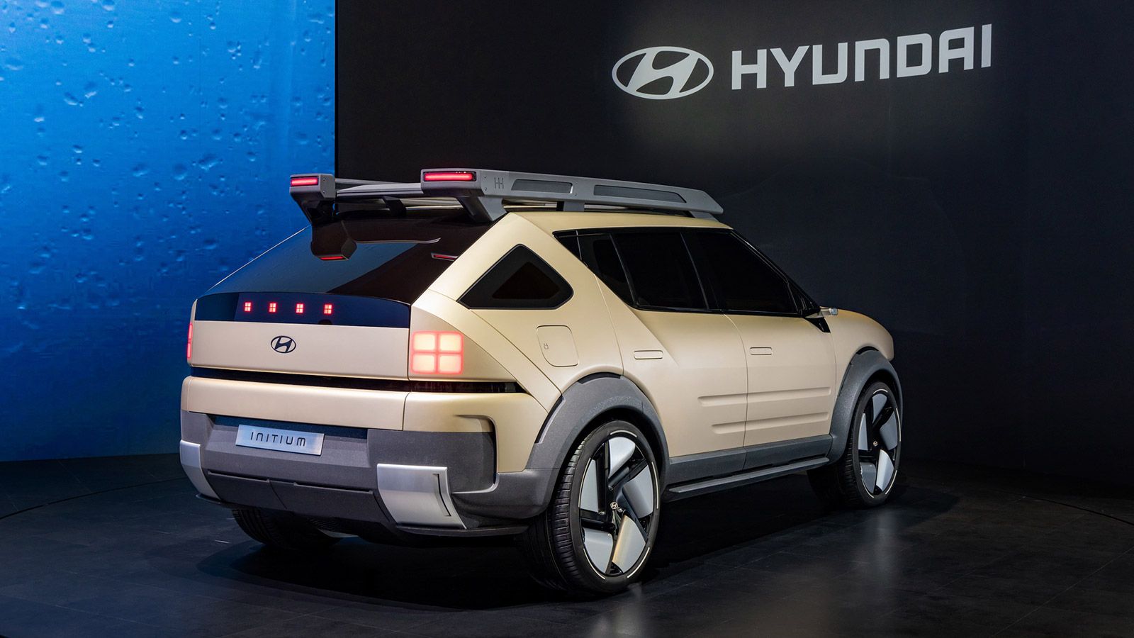 Hyundai Motor Reveals Bold and Efficient Hydrogen FCEV Concept Previewing New Design Language
